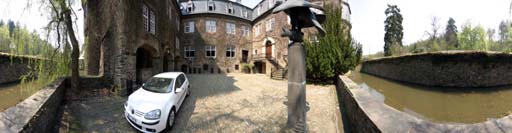 Schloss Crottorf, Innenhof